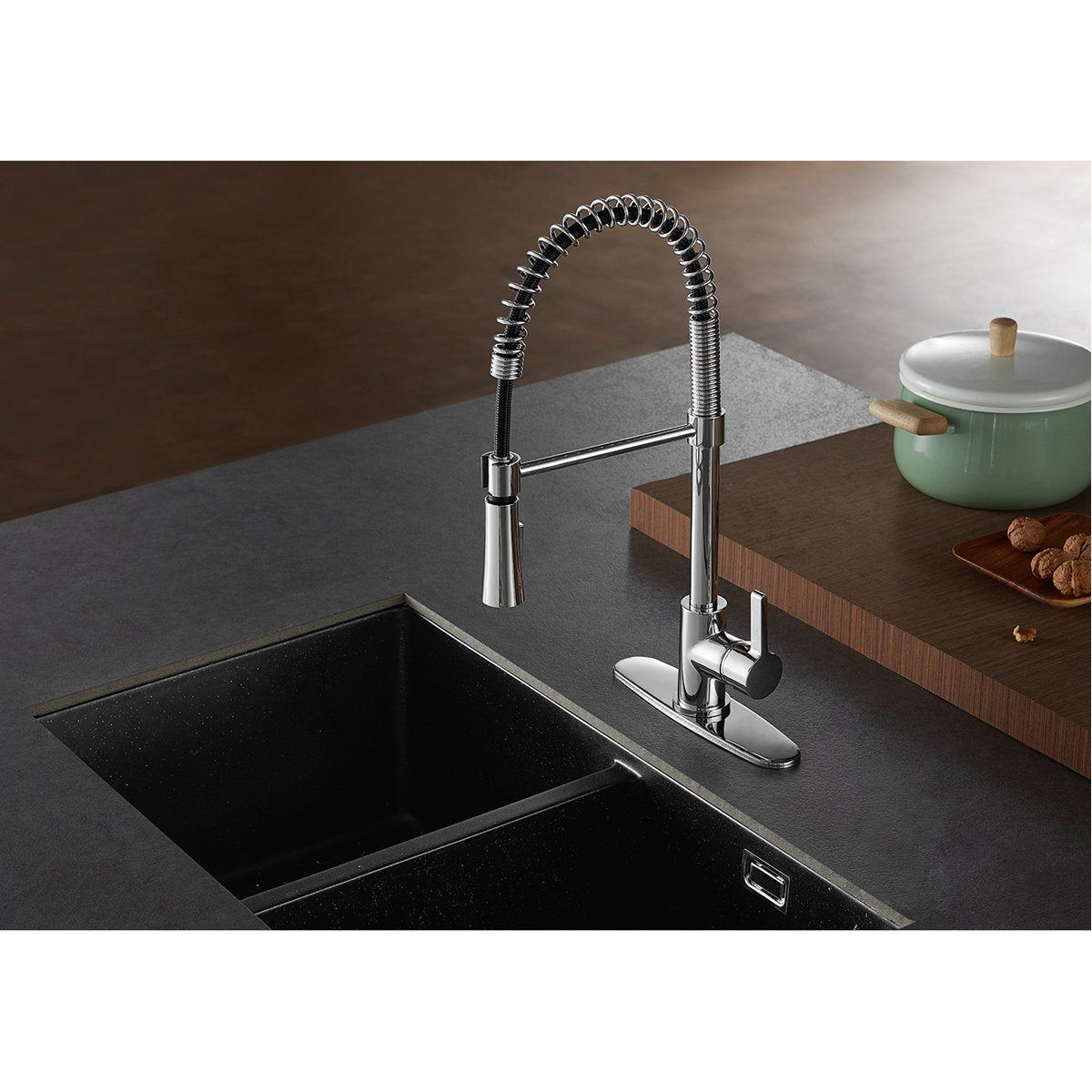 Kingston Brass Gourmetier Continental Single-Handle Pull-Down Kitchen Faucet