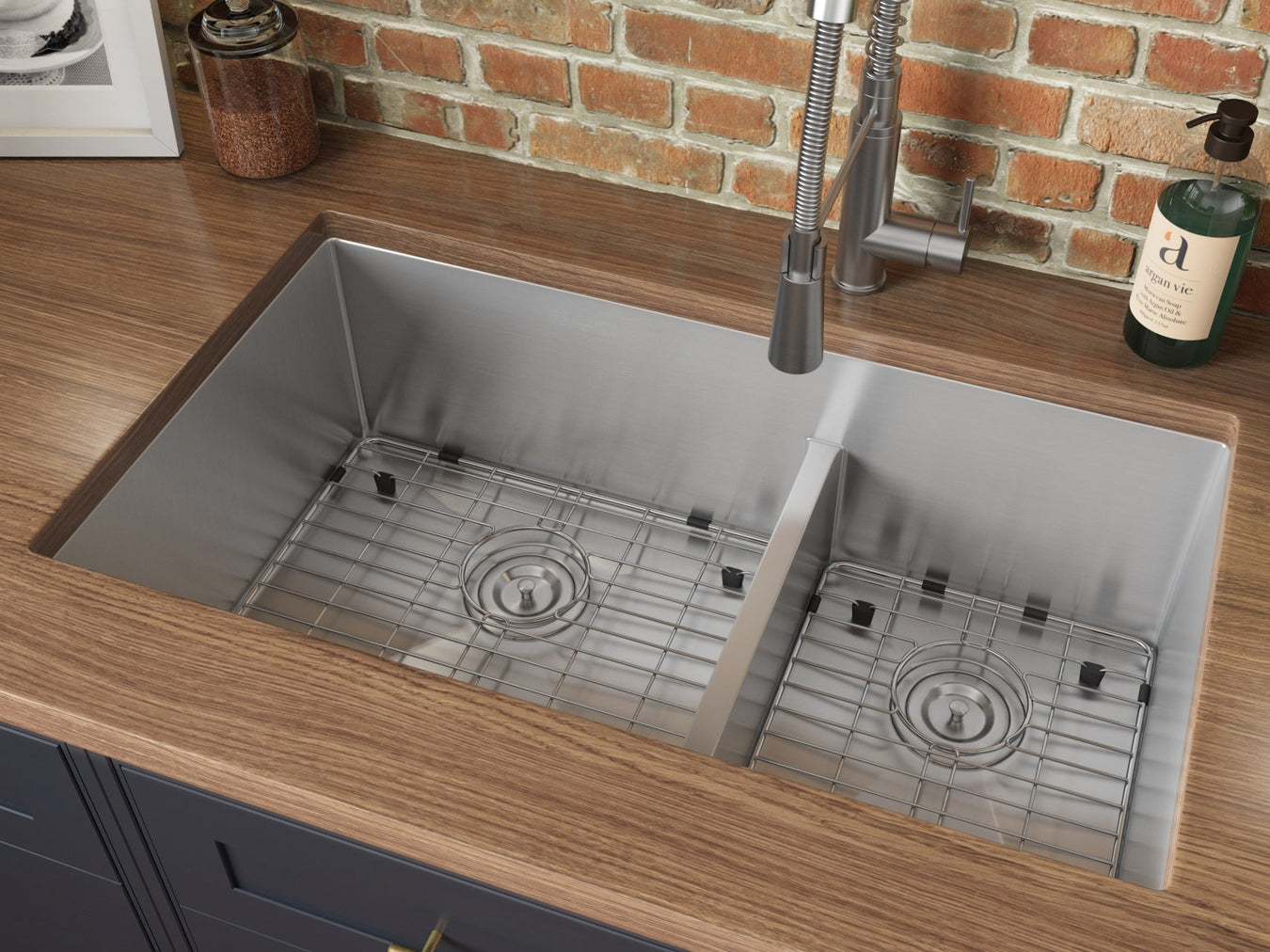 Ruvati Urbana Low-Divide Double Bowl Kitchen Sinks