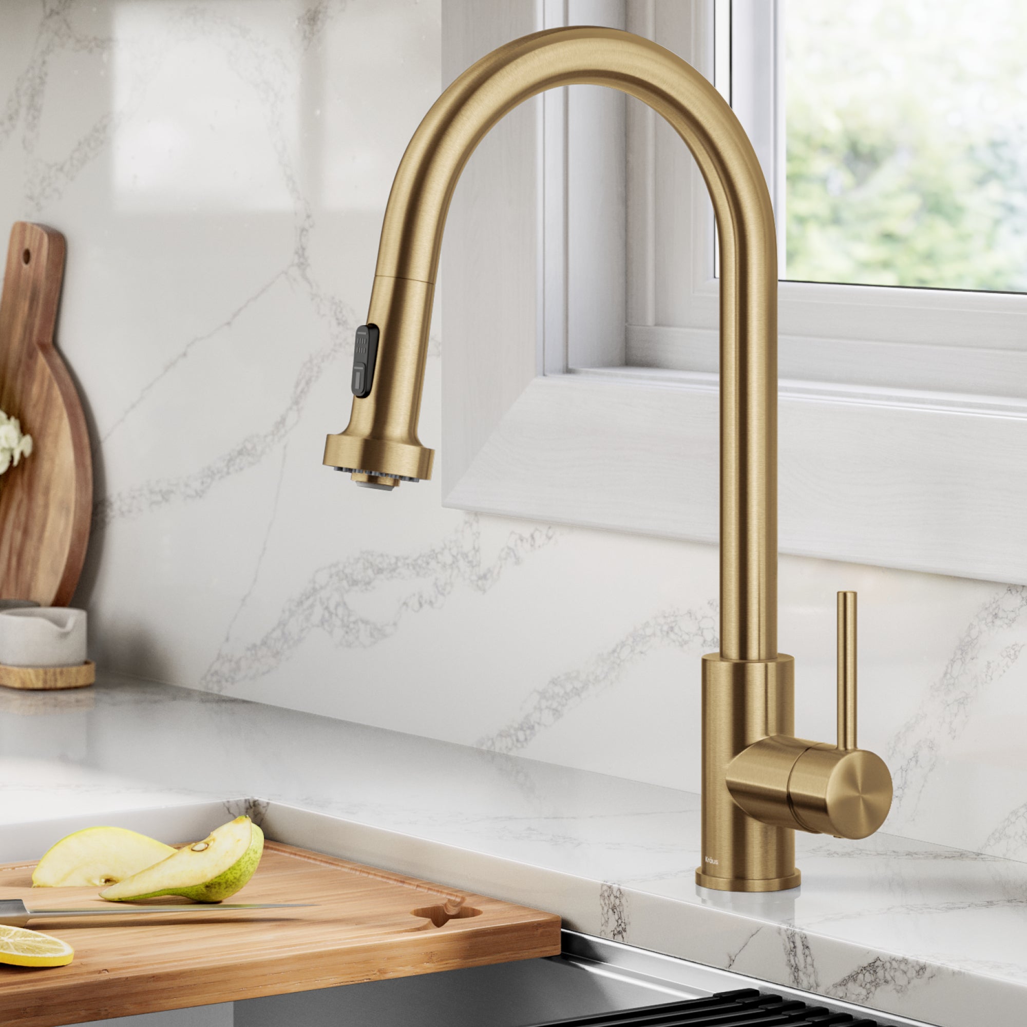 KRAUS 2-Function Single Handle Pull Down Kitchen Faucet in Spot-Free Brushed Brass