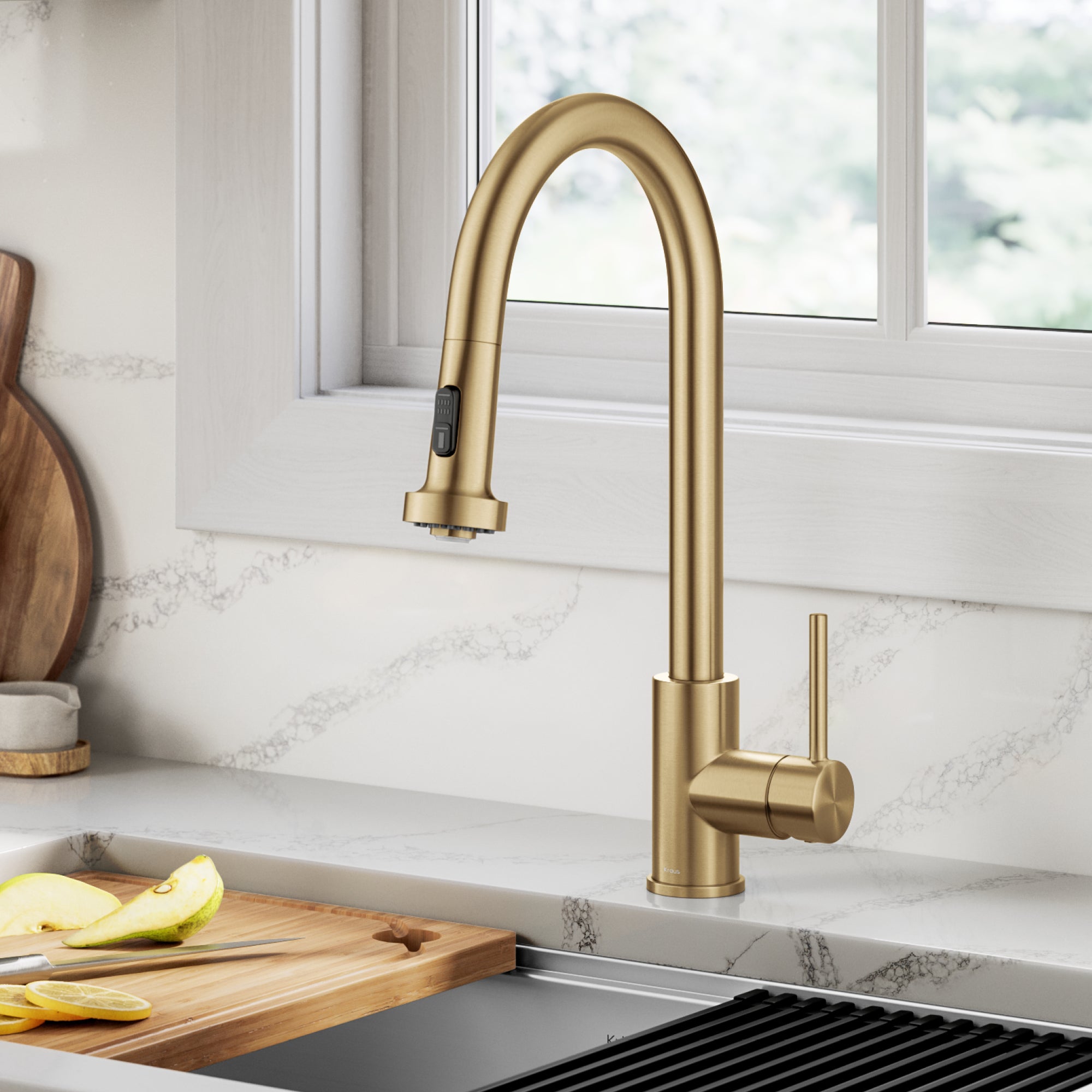 KRAUS 2-Function Single Handle Pull Down Kitchen Faucet in Spot-Free Brushed Brass