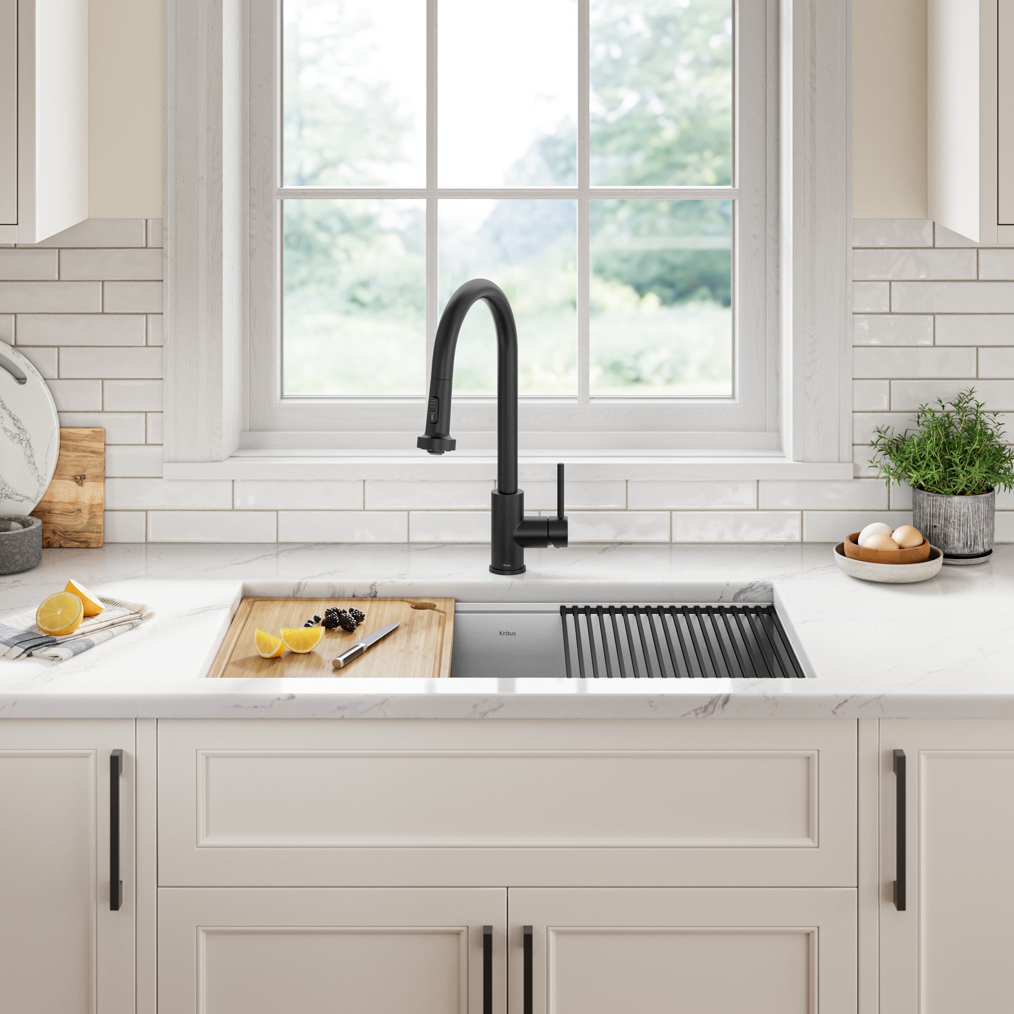 KRAUS 2-Function Single Handle Pull Down Kitchen Faucet in Matte Black