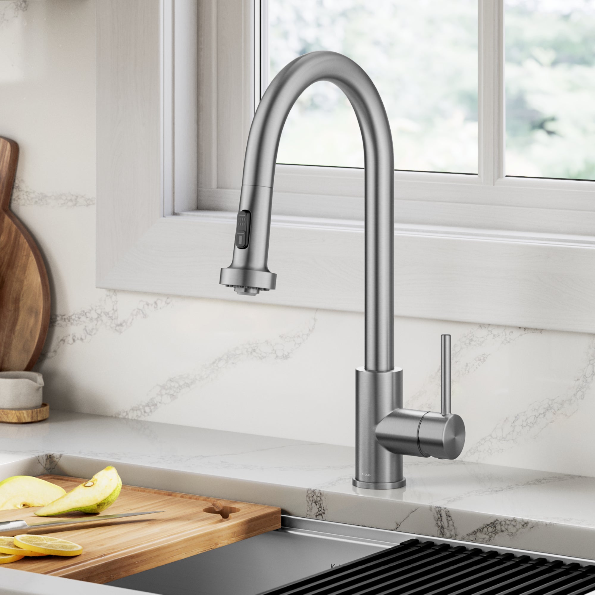 KRAUS 2-Function Single Handle Pull Down Kitchen Faucet in Spot-Free Stainless