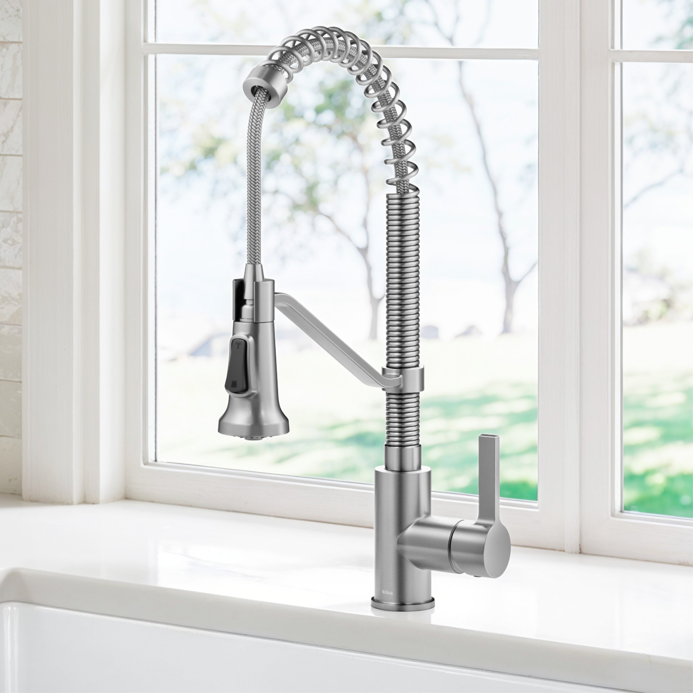 KRAUS Britt Single Handle Pull Down Kitchen Faucet in Spot-Free Stainless Steel