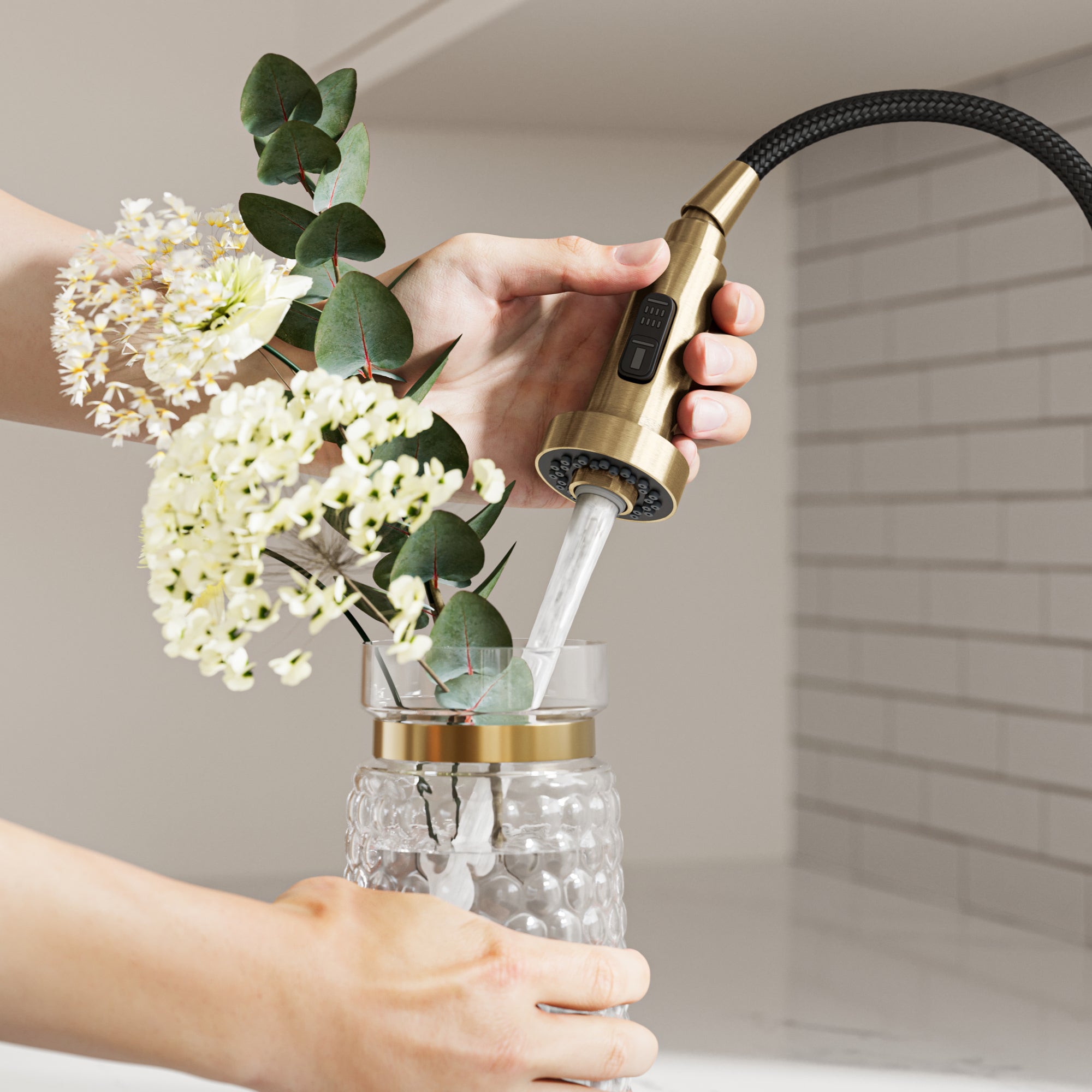 KRAUS Sensor Touchless Single Handle Pull Down Kitchen Faucet in Spot-Free Brushed Brass