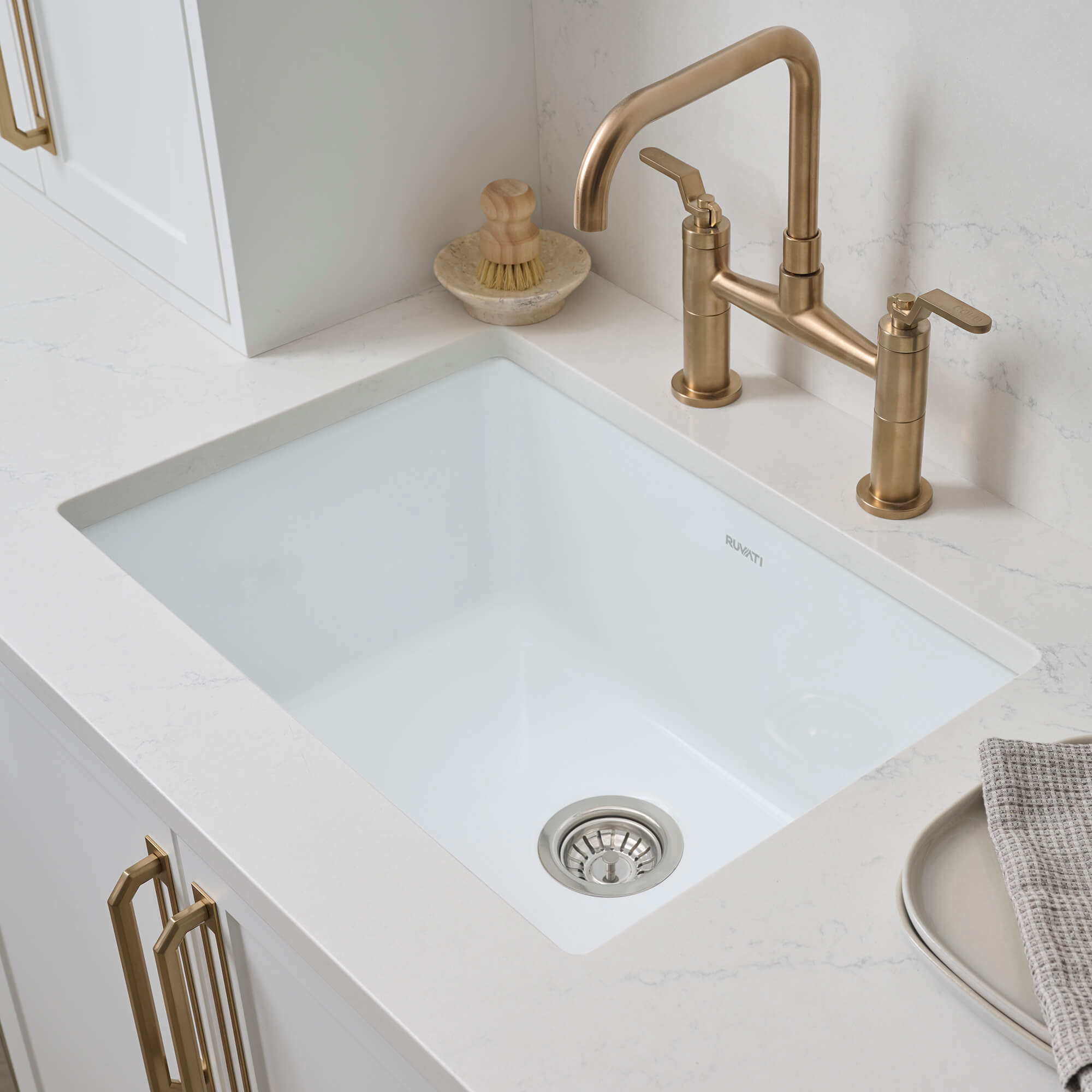 Ruvati 27" White Fireclay Kitchen Sink | Made in Italy