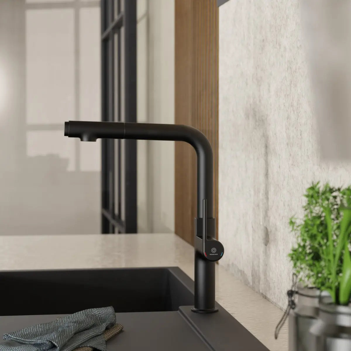 Wasserwerk Kitchen Faucet with Straight Pull-Out Spout in Matte Black
