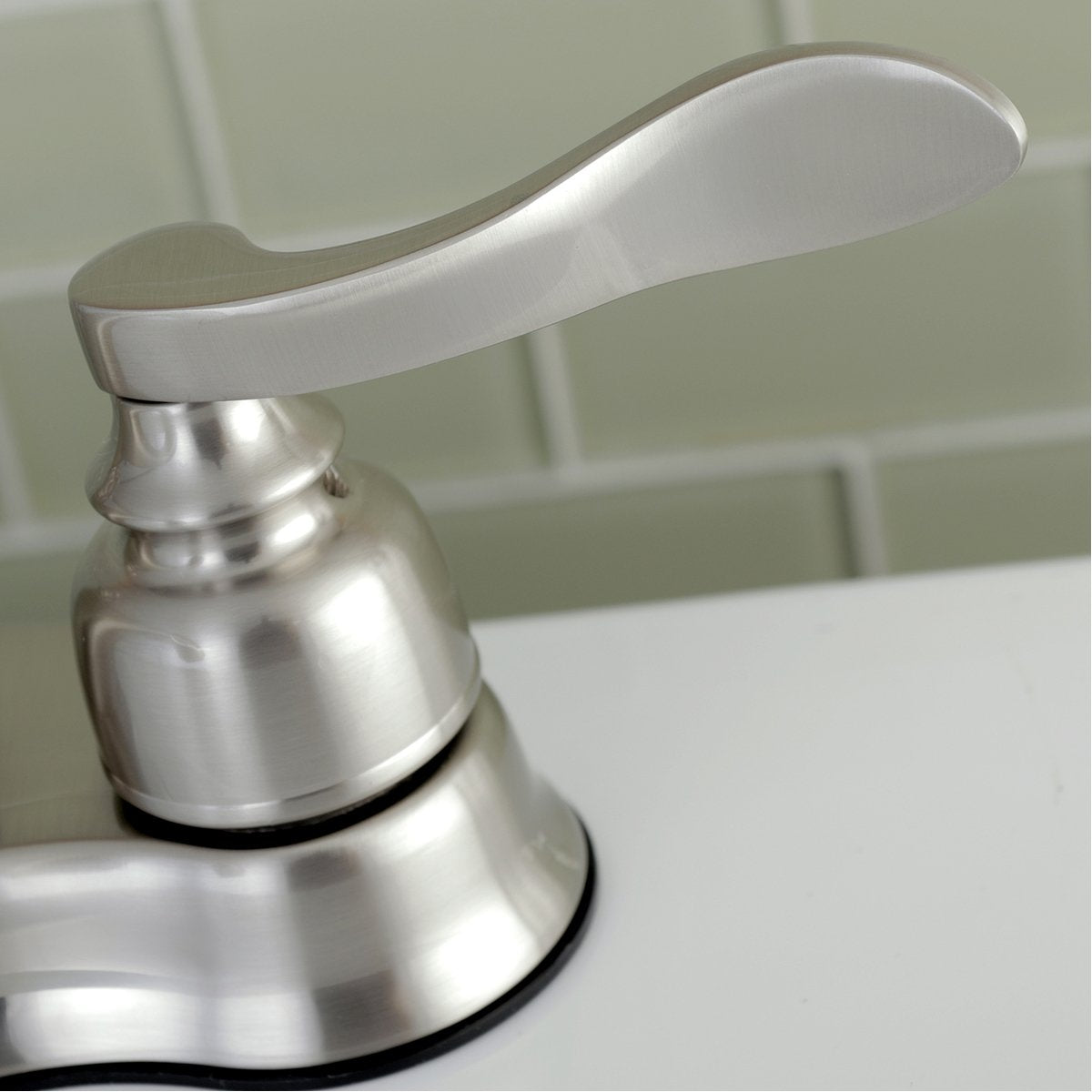Kingston Brass NuWave French 2-Handle 4-Inch Centerset Bathroom Faucet