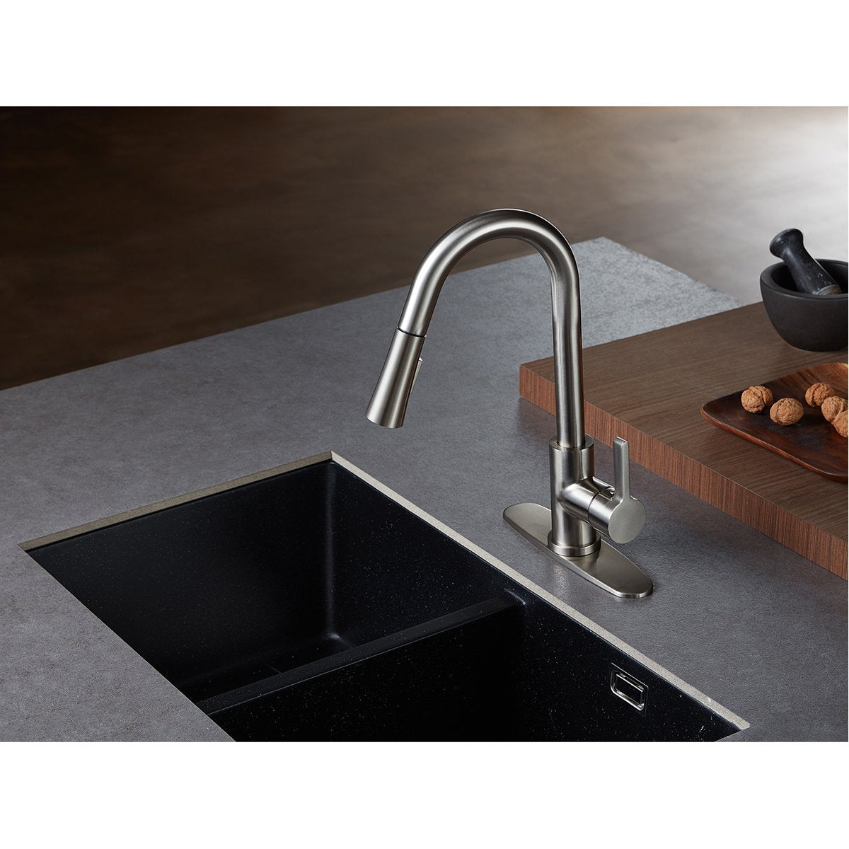 Kingston Brass Continental Gourmetier Single-Handle Pull-Down Kitchen Faucet
