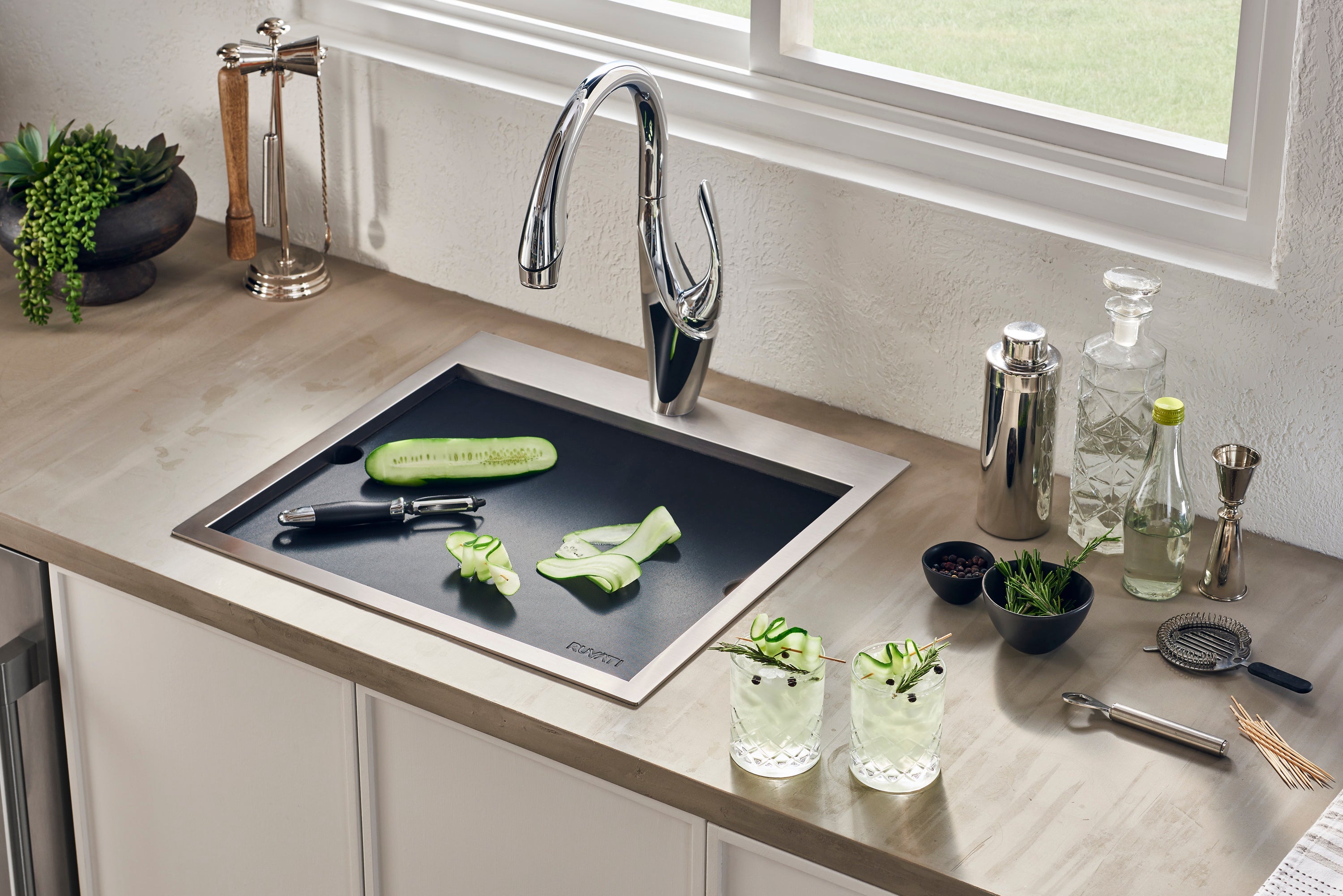 Ruvati 15" x 20" Topmount Marine Grade T-316 Stainless Workstation Outdoor Sink- RVQ5210