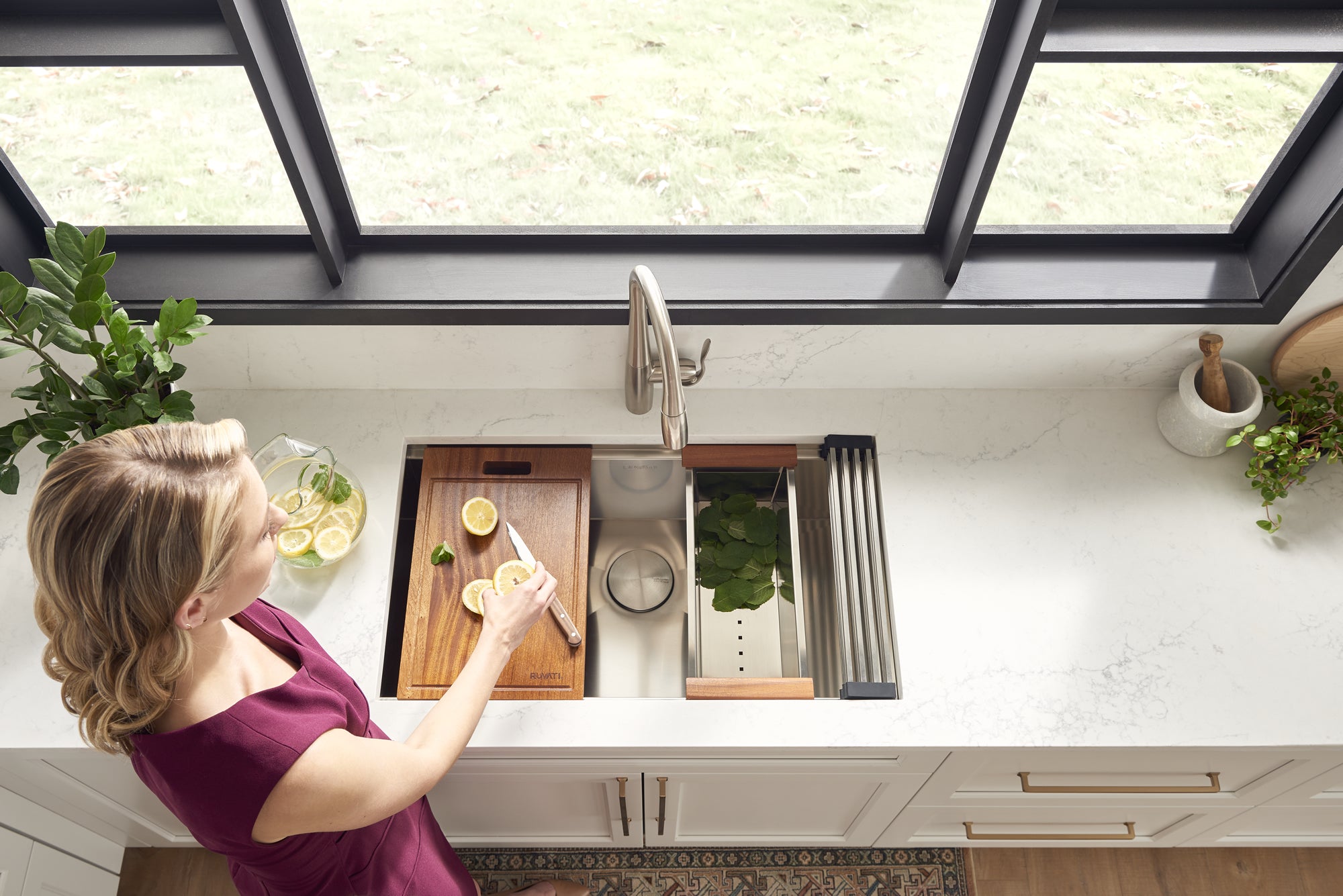 Ruvati 30" Small Radius Stainless Undermount Workstation Kitchen Sink