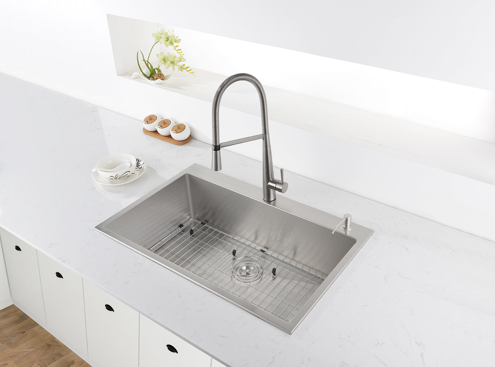 Ruvati 33 x 22" Drop-in Tight Radius 16 Gauge Stainless Steel Topmount Single Bowl Kitchen Sink
