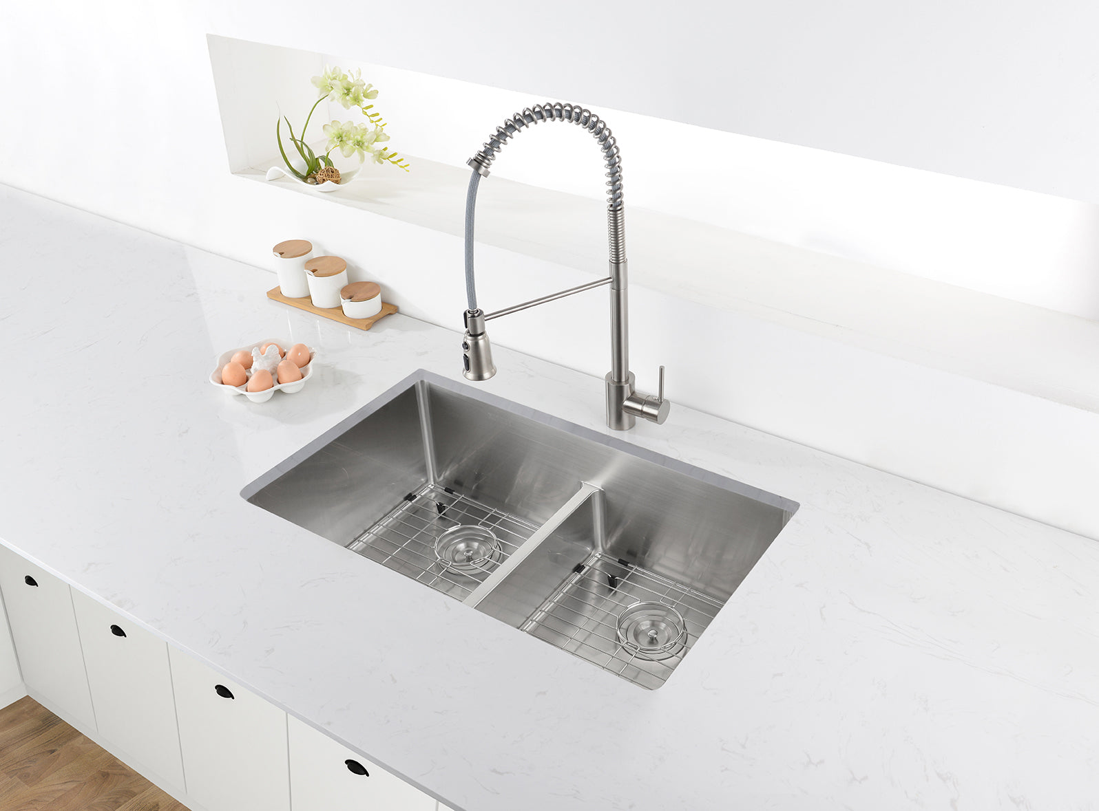 Ruvati Low-Divide Undermount Tight Radius 50/50 Double Bowl 16 Gauge Stainless Steel Kitchen Sink